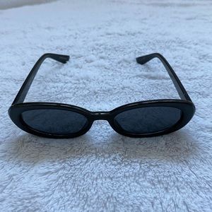 Retro oval sunglasses
